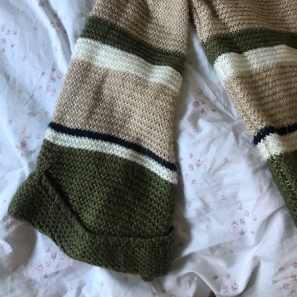 Bell Sleeved Knit Sweater - Picture 3 of 6